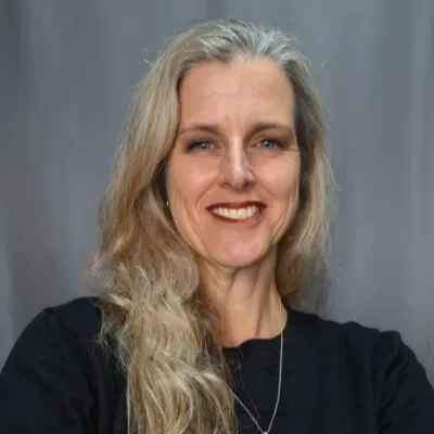 Portrait of Dr Candida Millar